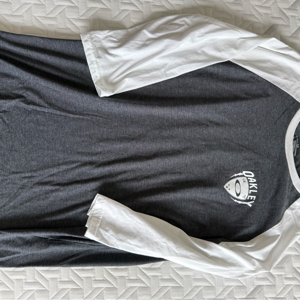 Oakley Men's Charcoal and White Long Sleeve Tee